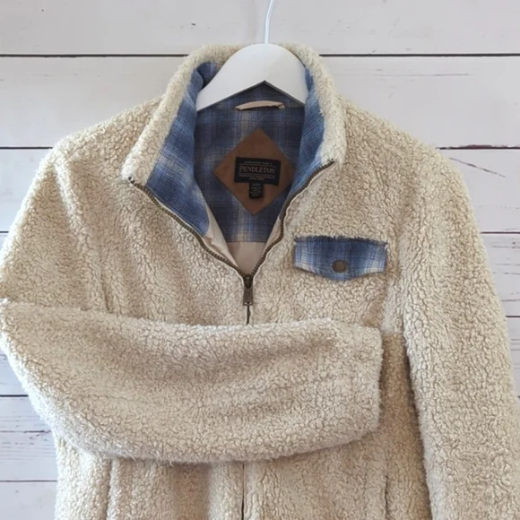 Pendleton Cream Sherpa Jacket with Blue Plaid Lining - Picture 4 of 12